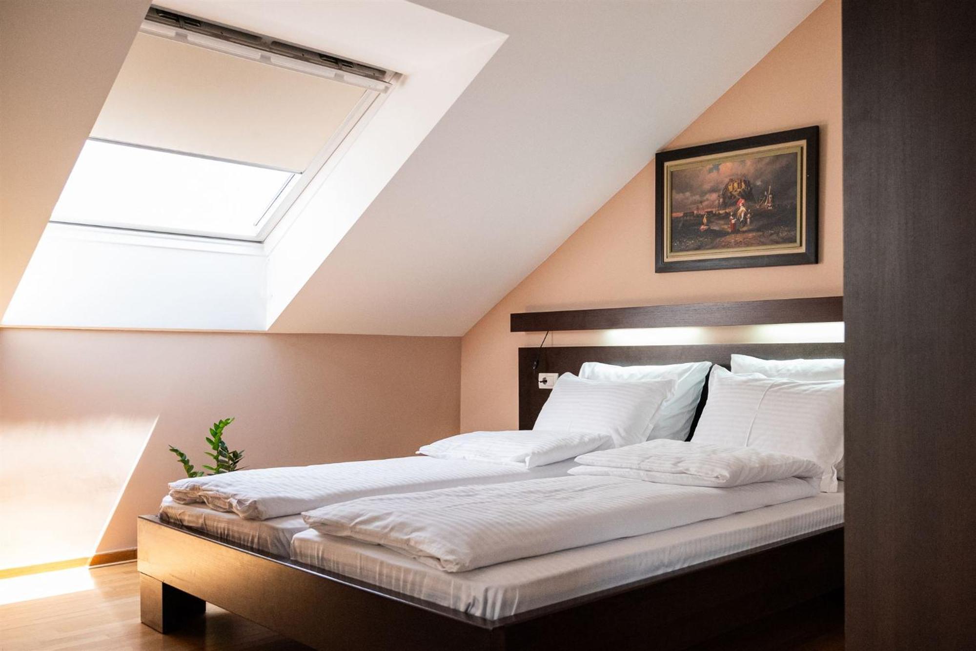 Atrium Bed & Breakfast Sremska Mitrovica Dış mekan fotoğraf