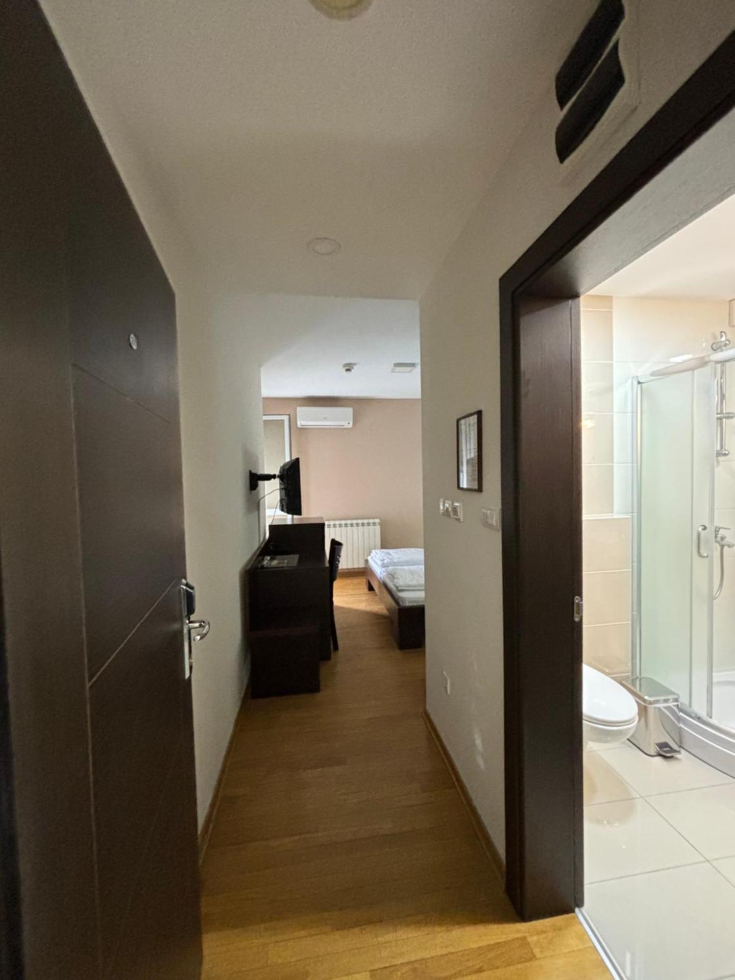 Atrium Bed & Breakfast Sremska Mitrovica Dış mekan fotoğraf